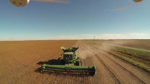 Combine fly over 3.mp4 Vidéo 50225357