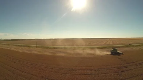 Combine fly past Vidéo 50223725