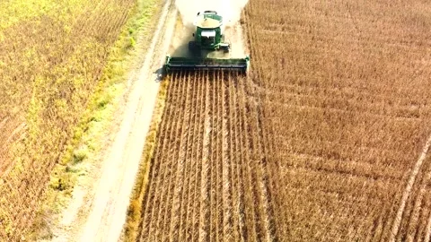 Combine Flyover 動画素材 250615207