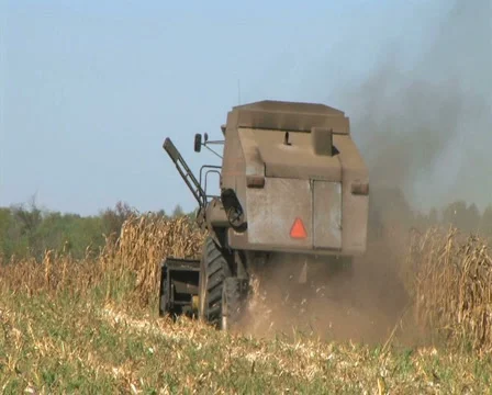 Combine Harvesting Corn 03 Stockbeeldmateriaal 2856176