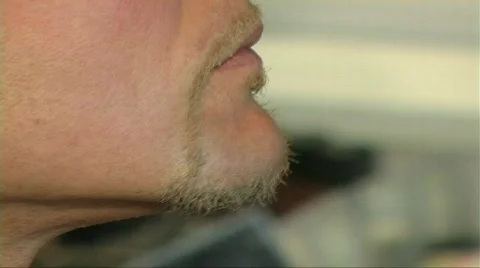 Combing a beard 스톡 동영상 372614