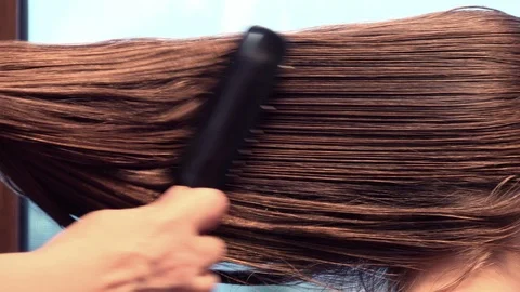 Combing long Hair, close up Vidéo 89573142