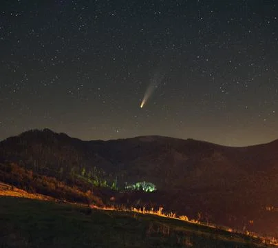 Comet over the mountain Foto stock