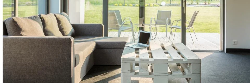 Comfortable sofa and stylish table Stock-Fotos