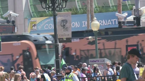 Comic-Con crowd, trolley, convention center 2023 Stockbeeldmateriaal 246616916