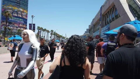 Comic Con SDCC 2019 Crowd &amp; Cosplay Outside Stock Footage 112941988