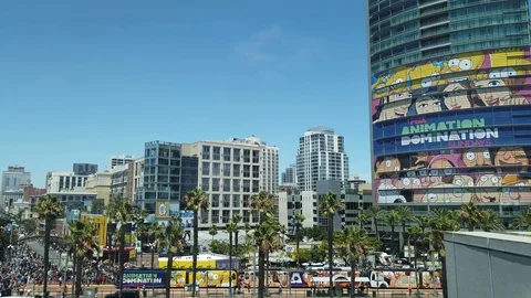 Comic Con SDCC 2019 - Crowds and trolley train in Gaslamp Stockbeeldmateriaal 112942449