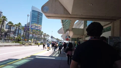 Comic Con SDCC 2019 Outside Convention Center Steadicam Stockbeeldmateriaal 112941962