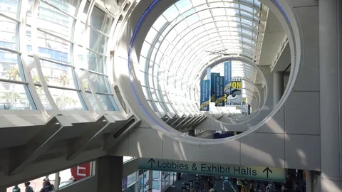 Comic Con SDCC 2019 - Signage, Windows, Logos Stockbeeldmateriaal 112942536