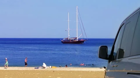 Coming to beach by car Video stock 10607366