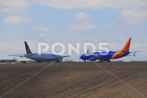 Commercial airliners Stock Photos