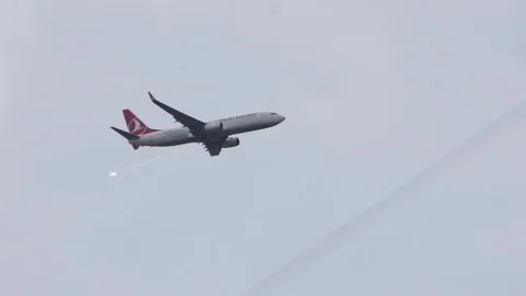 Commercial flight, slow-mo Stock Footage