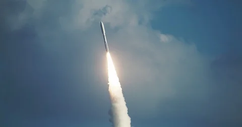 Commercial space rocket launch Vídeo Stock 90826925