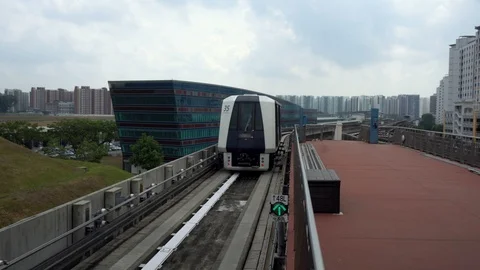 Commercially Usable - Futuristic Automatic Driverless Train on Elevated Tracks 스톡 동영상 115522301