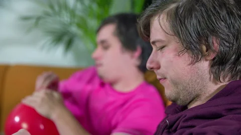 Commit knot on the balloons Video stock 47788744