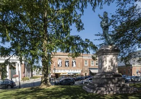 The Commodore Matthew Perry statue in Eisenhower Park Stock Photos