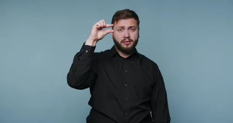 Communicating emotions through sign language in an expressive setting Vídeo Stock 329111230
