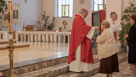 Communion timelapse Stock Footage 89974542