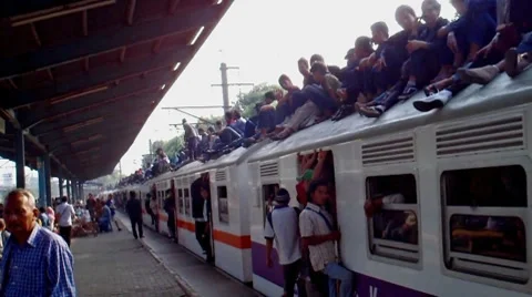 Commuter Train Stock-Footage 8511297