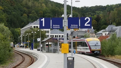 Commuter train Stock-Footage 119437808