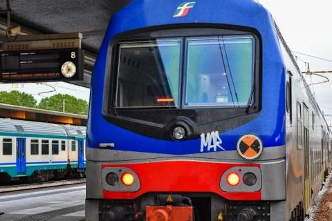 Commuter Train at the Station Stock-Fotos