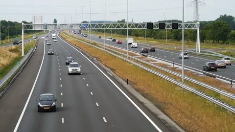 Commuters on Dutch Highway 스톡 동영상 112360258