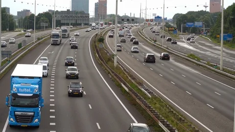 Commuters on Dutch Highway Видео 112360643