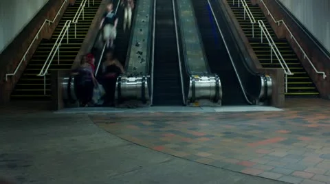 Commuters on escalator Video stock 20528099
