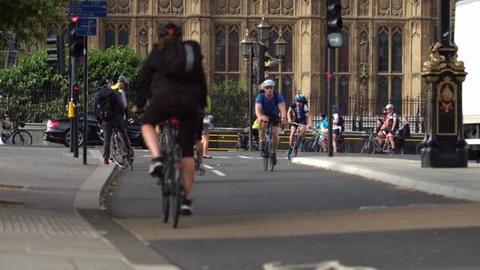 Commuters on a London cycle superhighway Video stock 101968807