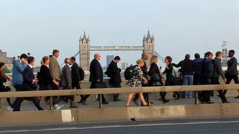 Commuters with Tower Bridge Video stock 80866717