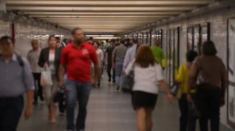 Commuters Walking 库存影片 28017975