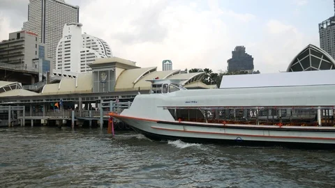 Commuting through the river in Bangkok Stock-Footage 107980739