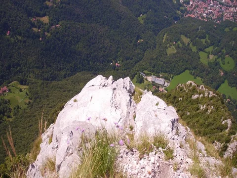 Como reveal from mountains Stock Footage 80206554