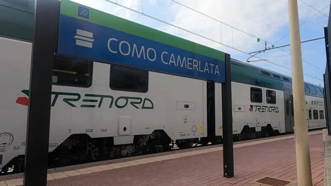 Como station: train arrival Vídeo Stock 241102411