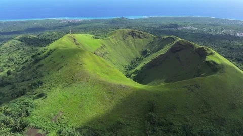 Comoros - Grande Comore - Ouzio volcanic area, Orbit left over a crater with an Vídeo Stock 305666190