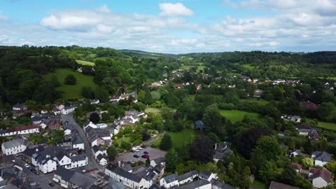 Compact Devon Village Among Tree Covered Valleys Видео 338163314