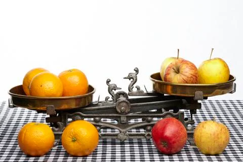 Compare apples to oranges Foto stock