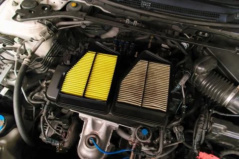 Comparison between new air filter and used air filter Foto stock