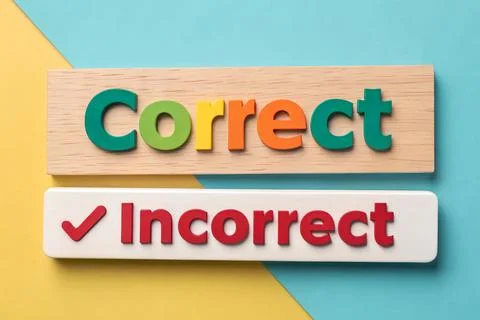 Comparison of Correct and Incorrect Words on Colorful Educational Boards Foto stock
