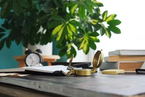 Compass and map on table 库存照片