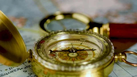 Compass magnifying card Видео 76712865