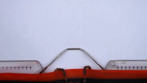 Competitive edge - phrase printed on an old typewriter in red letters, close up. 스톡 동영상 126510308