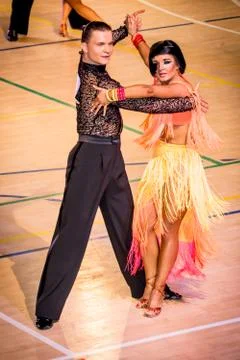 Competitors dancing latin dance on the conquest Foto stock