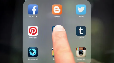 Compilation of social networking apps on iPad display Stock Footage 41634944