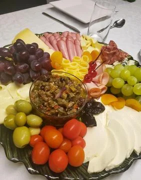 Complete and Elegant Cold Cuts Board for Parties Фото
