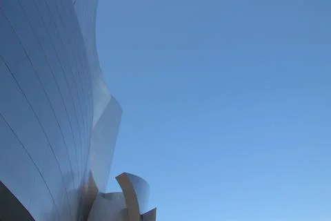 Complex architecture, reflective, undulating organic forms. Foto stock