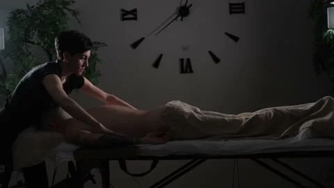 Complex massage session for a young guy Vidéo 169634558