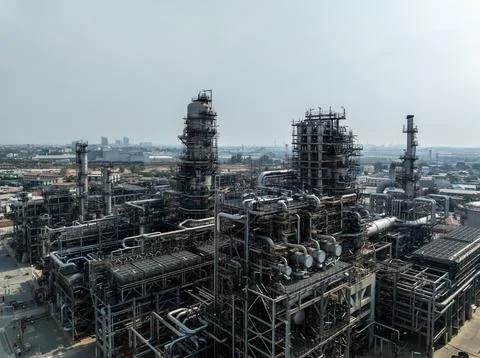 Complex Metal Scaffolding Structures At A Massive Industrial Chemical Refin.. Stock Photos