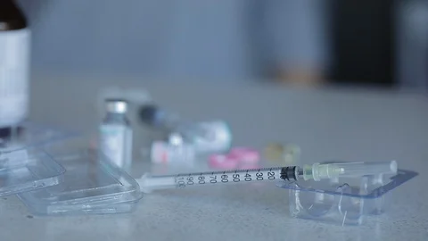 A complex solution for injection at home 動画素材 122443542