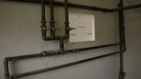 Complicated system of pipes with taps and valves Vídeos de archivo 299057004